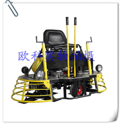 高效平整利器 驾驶型抹光机QUM65在现代路面施工中的应用